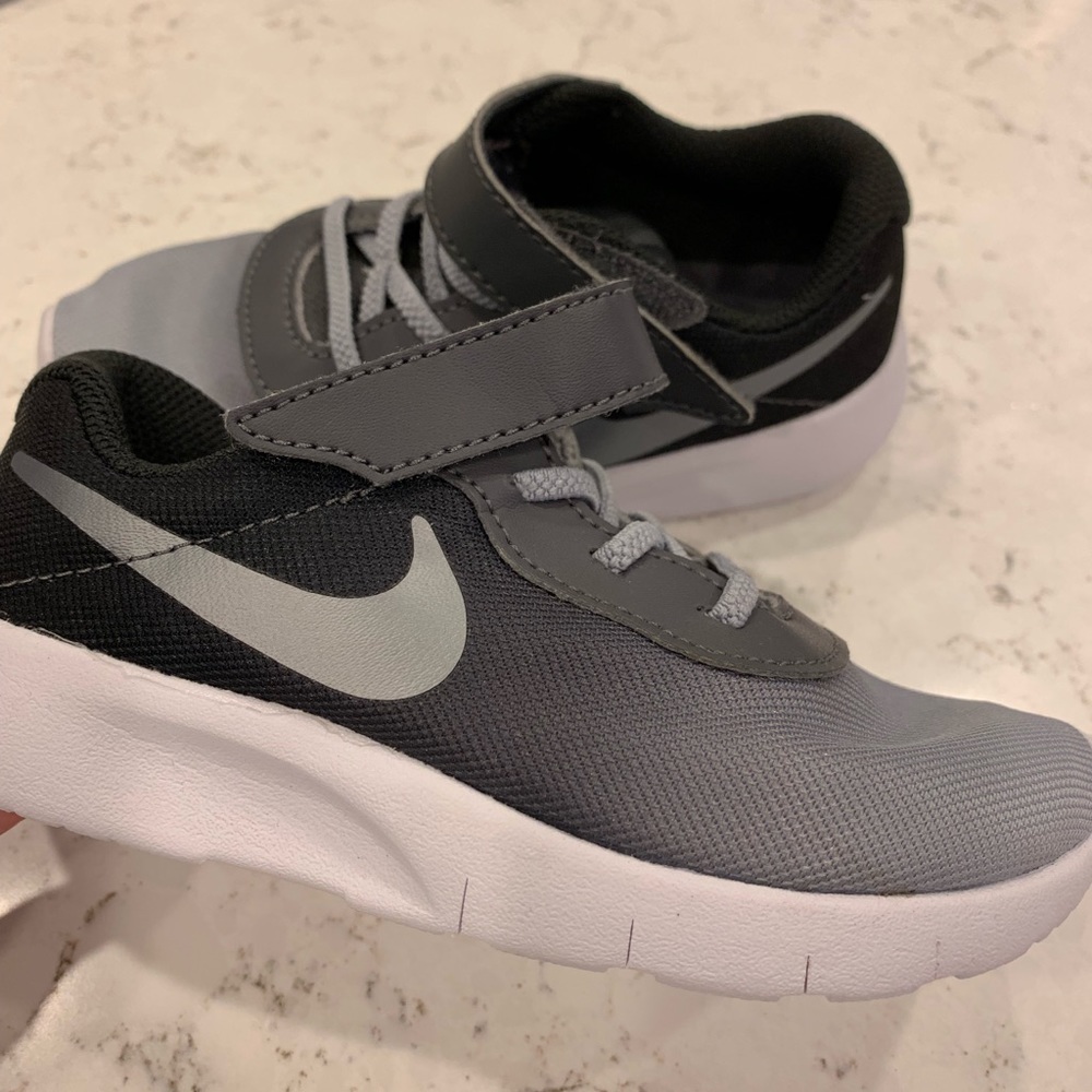 NWOT Toddler Boy Nike Shoes